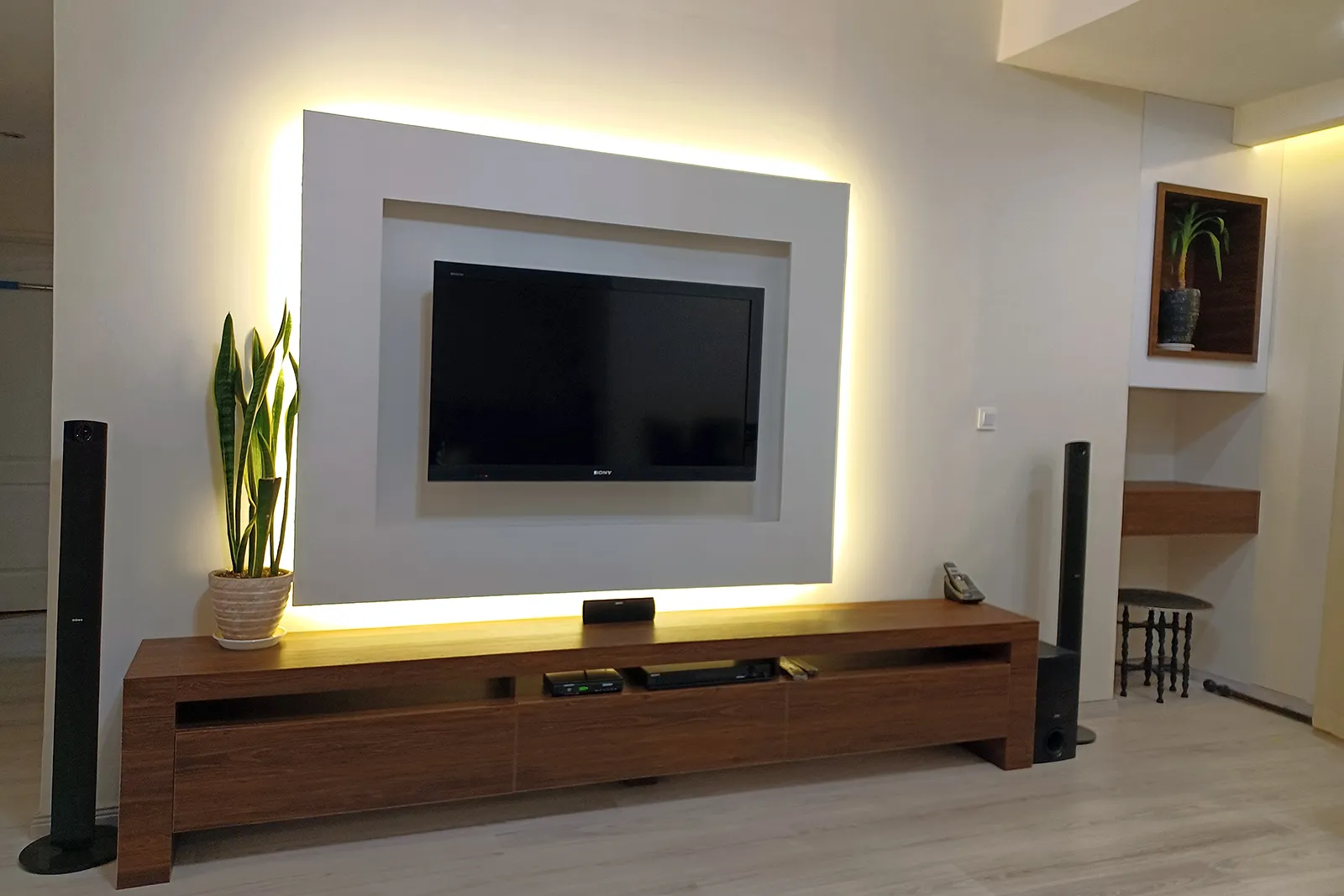 میز تلویزیون و TV Wall 1